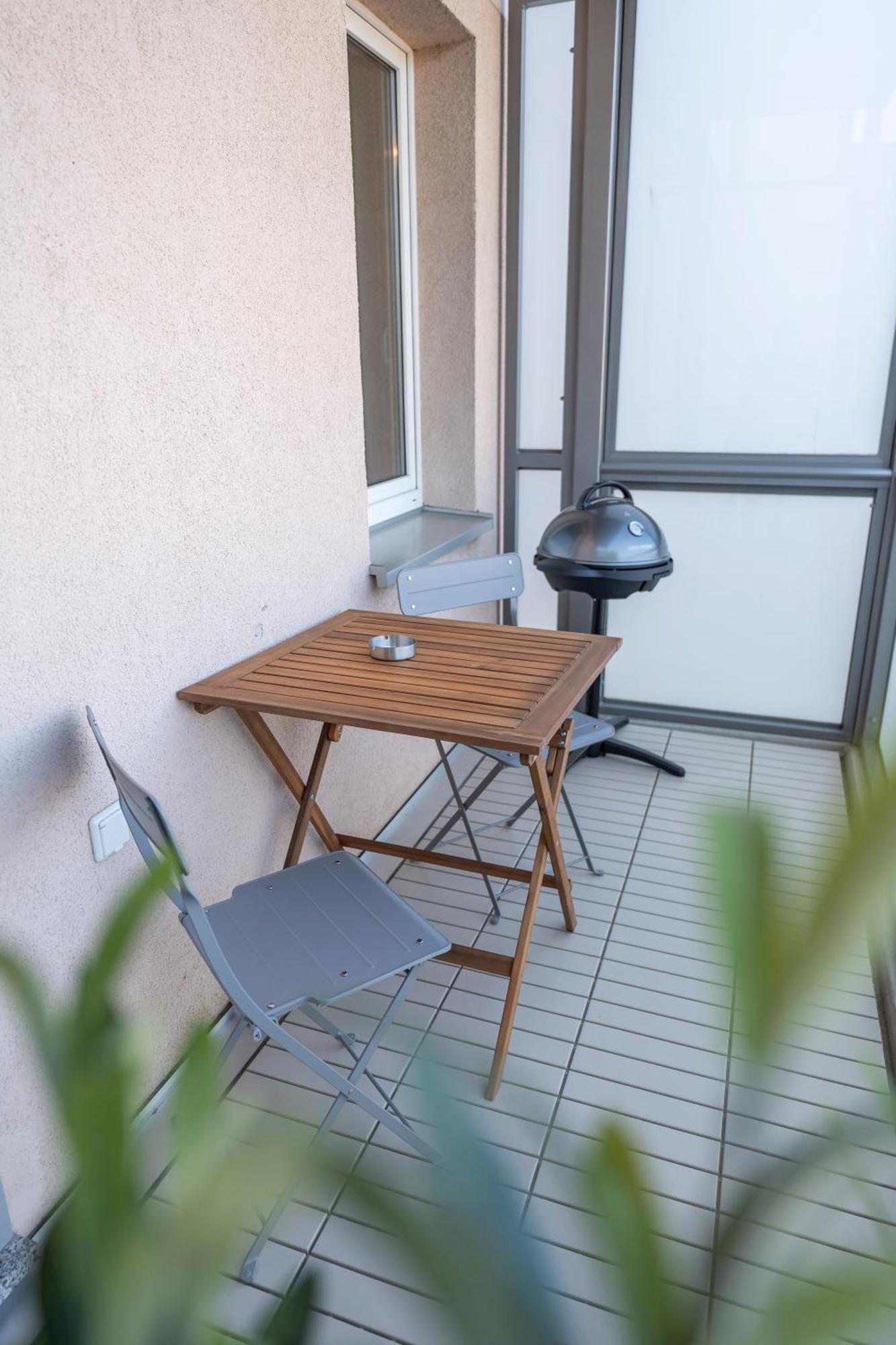 Rr - Central Apartment 80Qm - Balcony - Washer Magdeburg Dış mekan fotoğraf